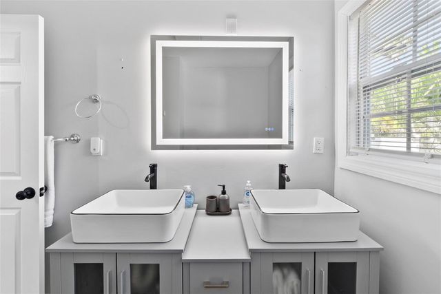 204 44TH AVENUE, St Pete Beach, FL 33706