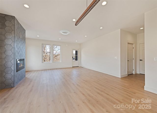 40 Firefly Ridge Trail, Alexander, NC 28701