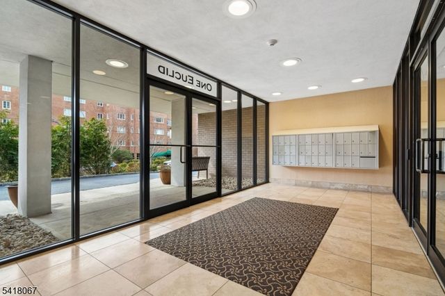 1 Euclid Ave 3B, Summit City, NJ 07901