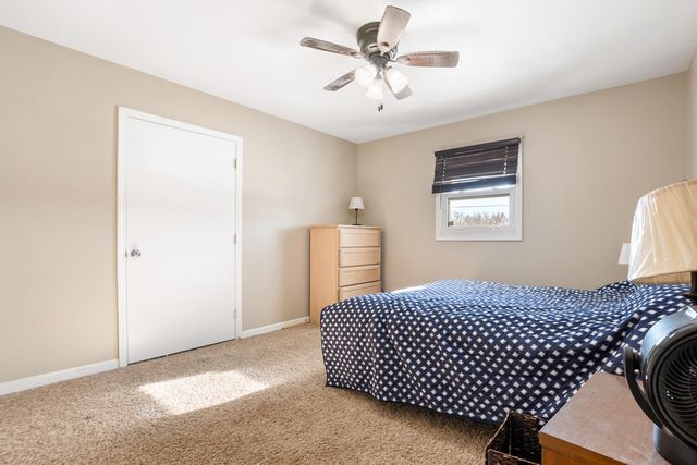 1749 Green Meadow Lane, Chesterton, IN 46304