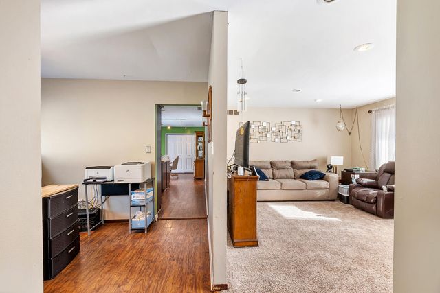 1749 Green Meadow Lane, Chesterton, IN 46304