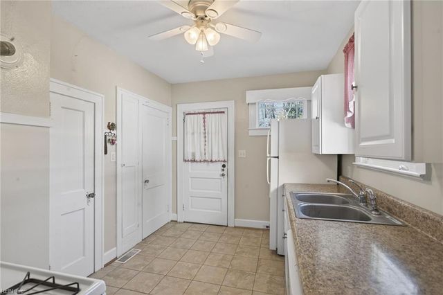 53 Randolph RD, Newport News, VA 23601