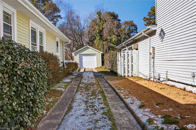 53 Randolph RD, Newport News, VA 23601