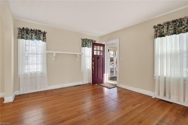 53 Randolph RD, Newport News, VA 23601