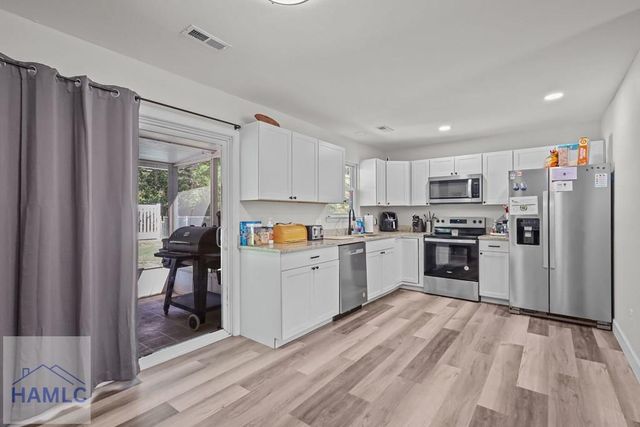 436 Killingsworth Road, Jesup, GA 31545