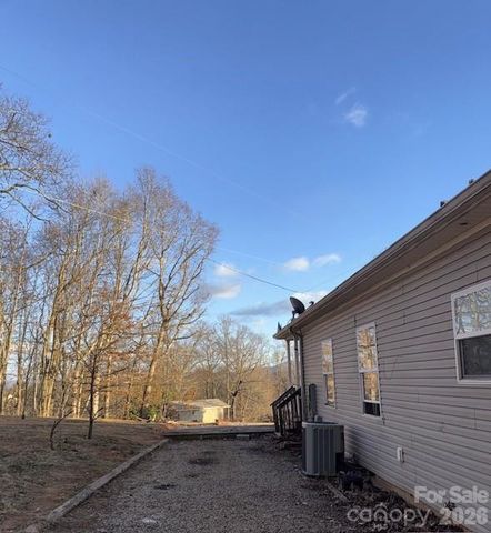 5 Loop Road, Candler, NC 28715