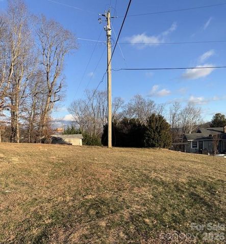 5 Loop Road, Candler, NC 28715