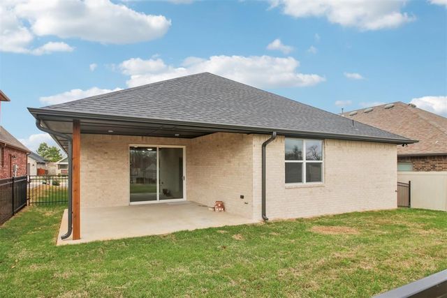 2036 Turtle Creek Way, Norman, OK 73071