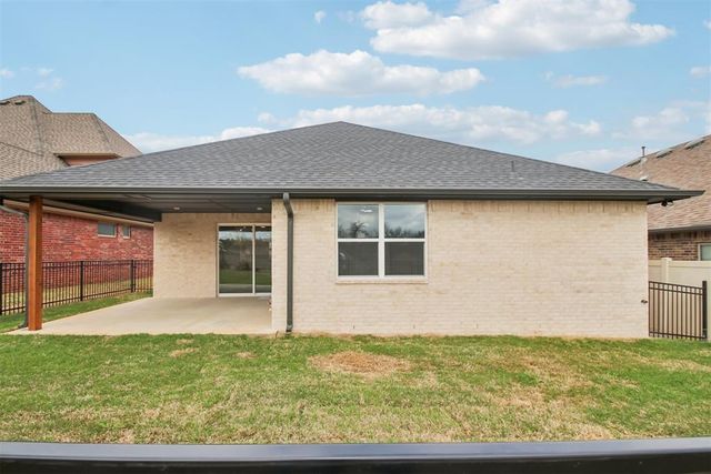 2036 Turtle Creek Way, Norman, OK 73071