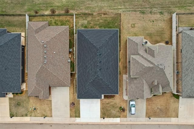 2036 Turtle Creek Way, Norman, OK 73071