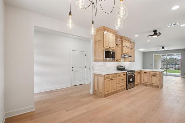 2036 Turtle Creek Way, Norman, OK 73071