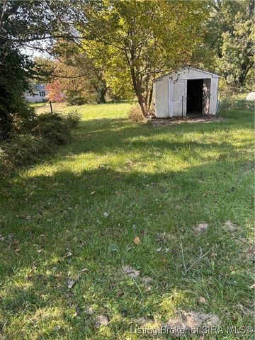 220 Mann Avenue, Austin, IN 47102