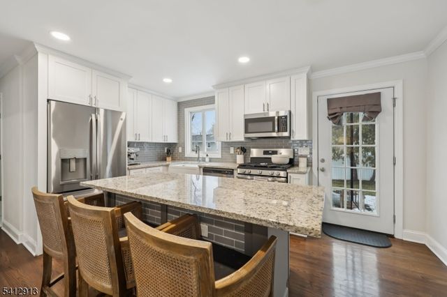 14 Buckingham Dr, Madison Boro, NJ 07940