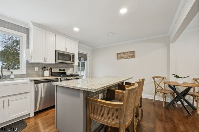 14 Buckingham Dr, Madison Boro, NJ 07940