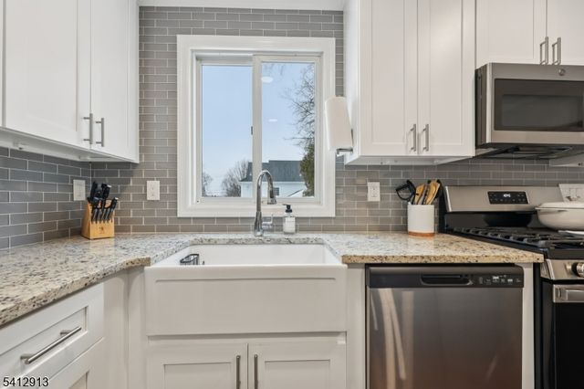 14 Buckingham Dr, Madison Boro, NJ 07940