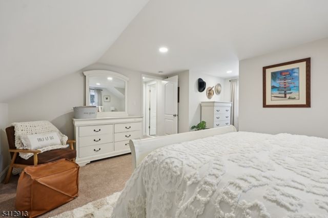 14 Buckingham Dr, Madison Boro, NJ 07940