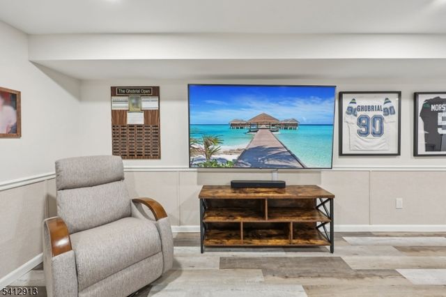 14 Buckingham Dr, Madison Boro, NJ 07940