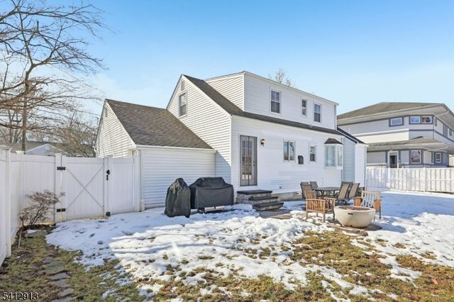 14 Buckingham Dr, Madison Boro, NJ 07940