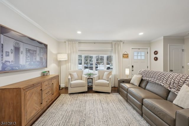 14 Buckingham Dr, Madison Boro, NJ 07940