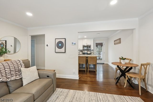 14 Buckingham Dr, Madison Boro, NJ 07940