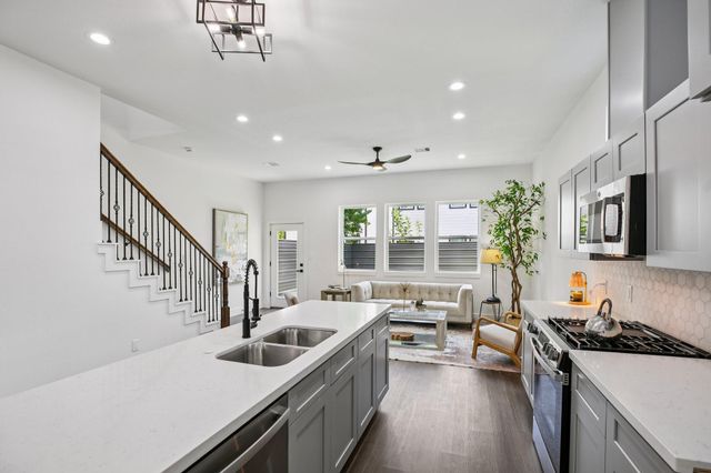 6737 Liverpool Street, Houston, TX 77021