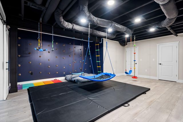 551 Wishing Tree Lane, Pittsfield Charter Twp, MI 48108