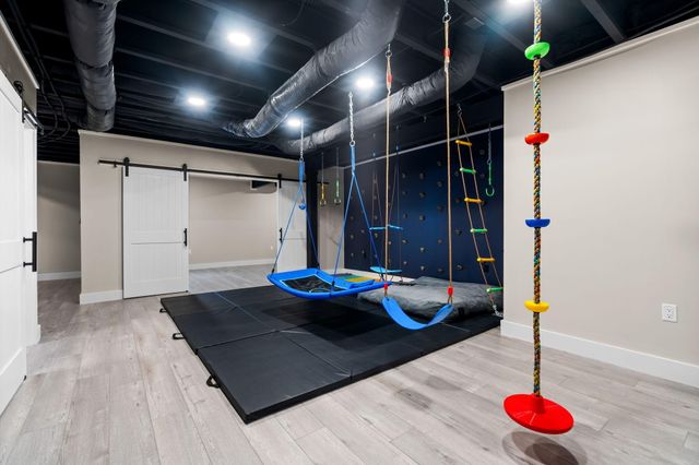 551 Wishing Tree Lane, Pittsfield Charter Twp, MI 48108