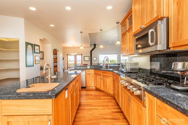 203 Delta Way, Sequim, WA 98382