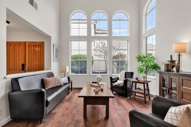 690 690 Glasgow Cir, Danville, CA 94526