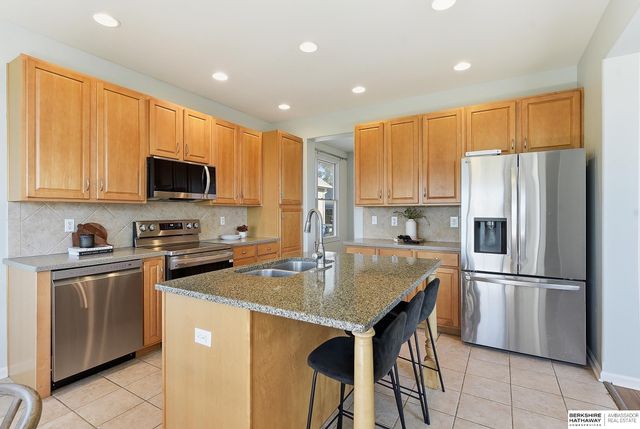 4606 Edgerton Drive, Papillion, NE 68133