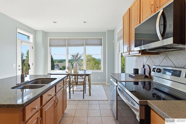 4606 Edgerton Drive, Papillion, NE 68133