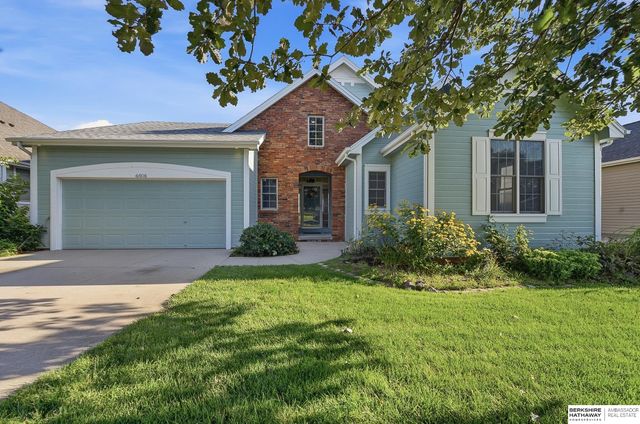 4606 Edgerton Drive, Papillion, NE 68133