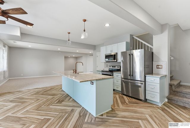 4606 Edgerton Drive, Papillion, NE 68133