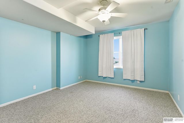 4606 Edgerton Drive, Papillion, NE 68133