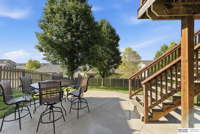 4606 Edgerton Drive, Papillion, NE 68133