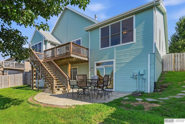 4606 Edgerton Drive, Papillion, NE 68133