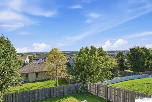 4606 Edgerton Drive, Papillion, NE 68133