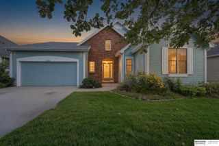 4606 Edgerton Drive, Papillion, NE 68133