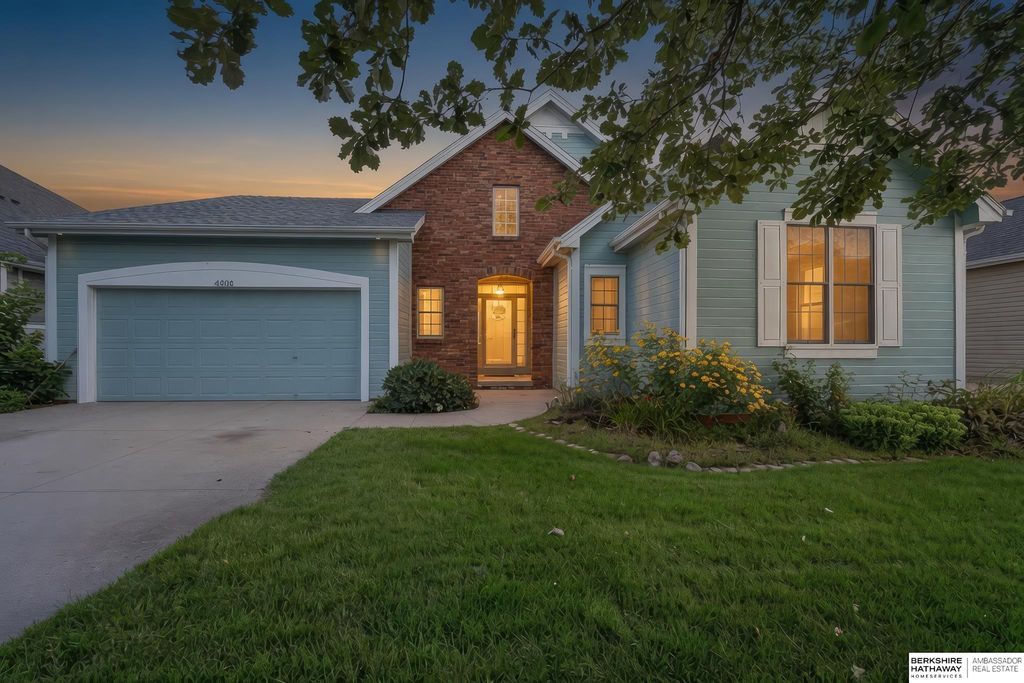 4606 Edgerton Drive, Papillion, NE 68133