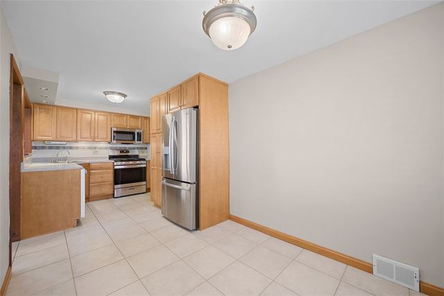 102 Valleyvale Dr, Ross Twp, PA 15209