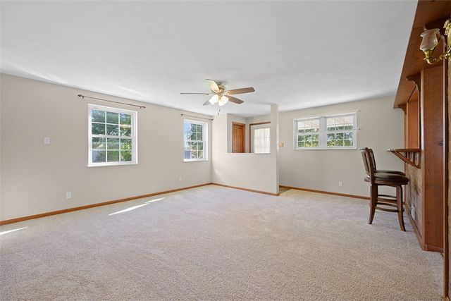 102 Valleyvale Dr, Ross Twp, PA 15209