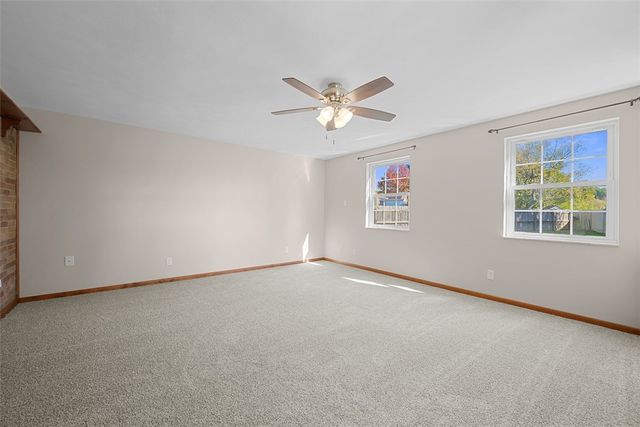 102 Valleyvale Dr, Ross Twp, PA 15209