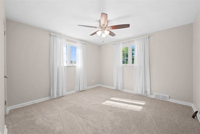 102 Valleyvale Dr, Ross Twp, PA 15209