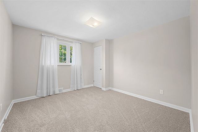 102 Valleyvale Dr, Ross Twp, PA 15209