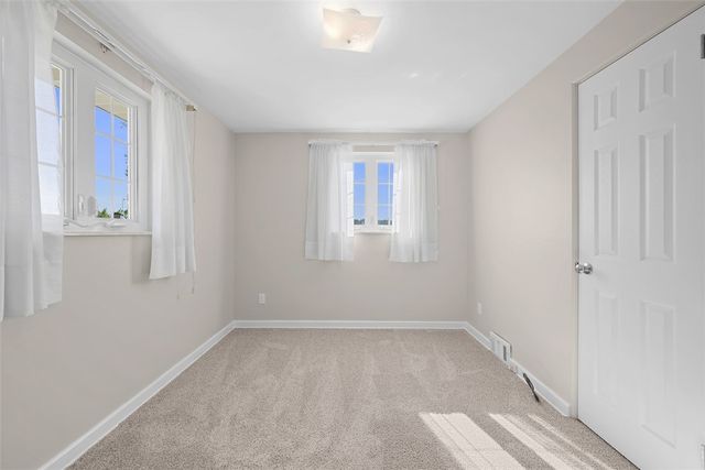 102 Valleyvale Dr, Ross Twp, PA 15209