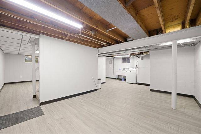 102 Valleyvale Dr, Ross Twp, PA 15209