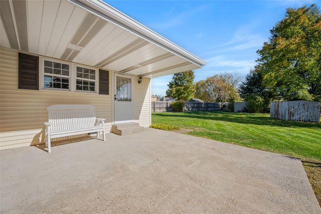 102 Valleyvale Dr, Ross Twp, PA 15209