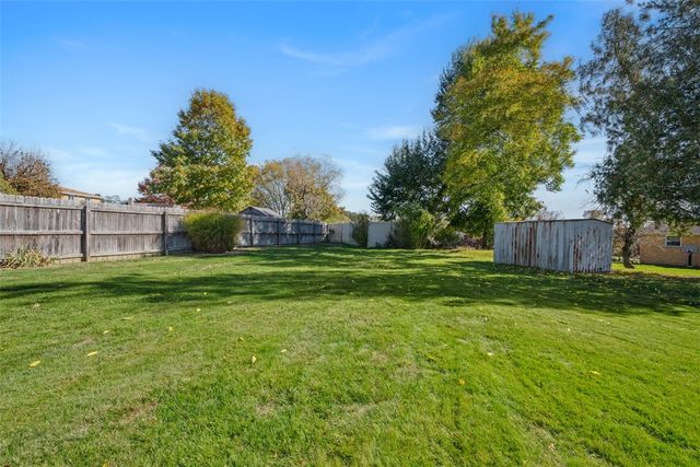 102 Valleyvale Dr, Ross Twp, PA 15209