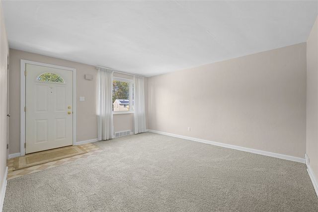 102 Valleyvale Dr, Ross Twp, PA 15209