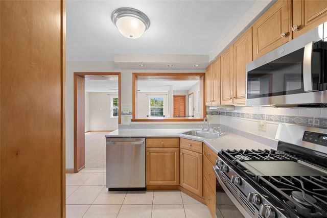 102 Valleyvale Dr, Ross Twp, PA 15209